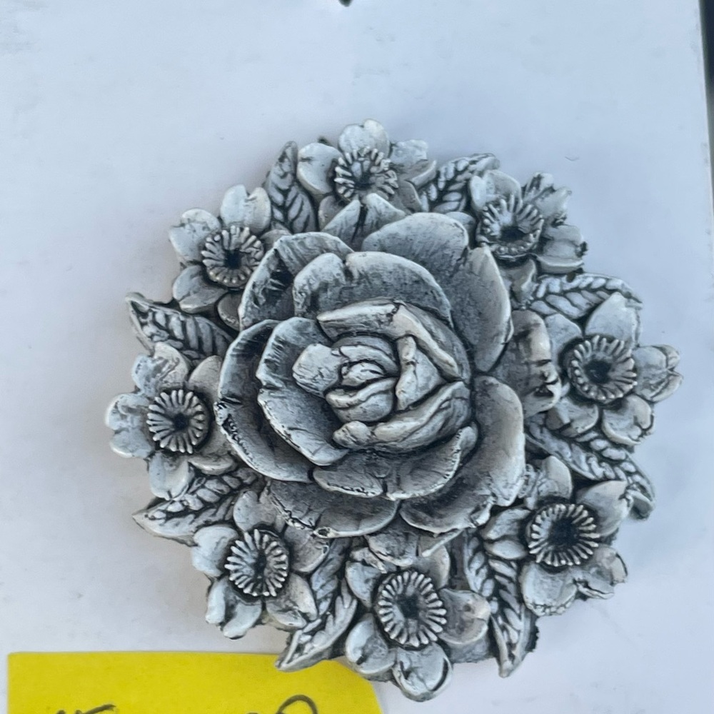 Brooch - Picture 2 of 2